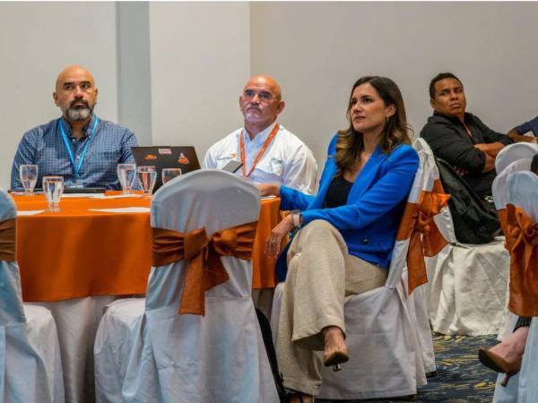 Representantes del Programa Mundial de Alimentos y World Vision, se unen para buscar acciones encaminadas a fortalecer la resiliencia ante la sequía en municipios del Francisco Morazán.