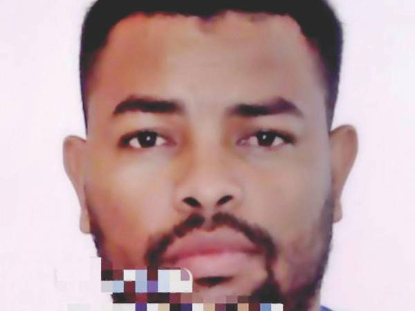 Joseph Nicole Arriola Ruiz, de 37 años de edad, es la persona asesinada en el interior de su carro.