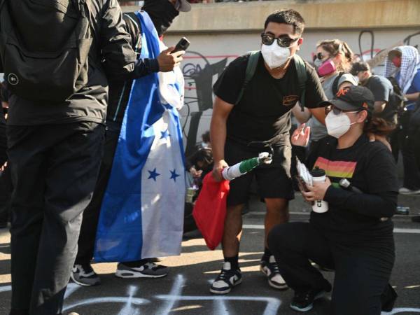 Las protestas se han intensificado en Los Ángeles. Autoridades de Cancillería piden a hondureños no participar de las acciones.
