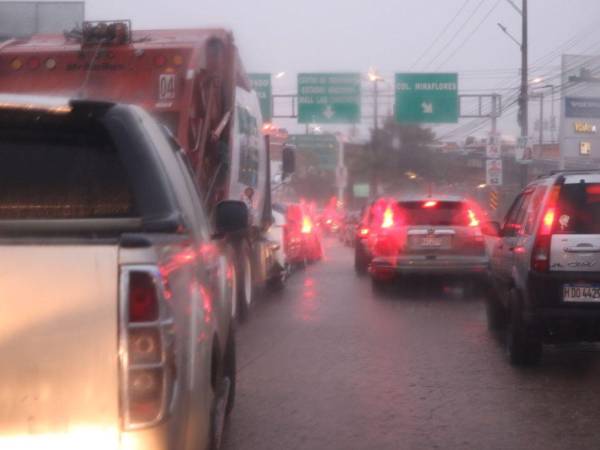 La capital ha sido una de las regiones más afectadas por las lluvias de las otras semanas. Varias colonias y barrios han tenido inundaciones.