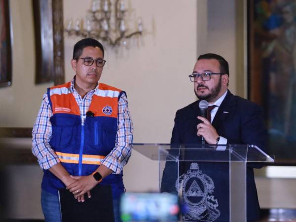 Los ministros de la Comisión Permanente de Contingencias (Copeco), Reinaldo Sánchez y de Comunicaciones de Casa Presidencial, José Augusto Argueta, comparecieron la tarde de ayer.