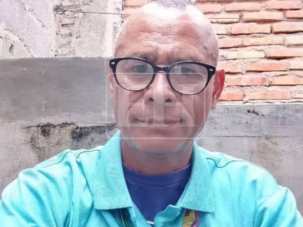 Amigos, familiares y compañeros de trabajo lamentan la muerte de Wilfredo Andino, un hombre que amaba su trabajo y se empeñaba en dar lo mejor, según lo describieron sus conocidos. Murió atropellado mientras almorzaba.