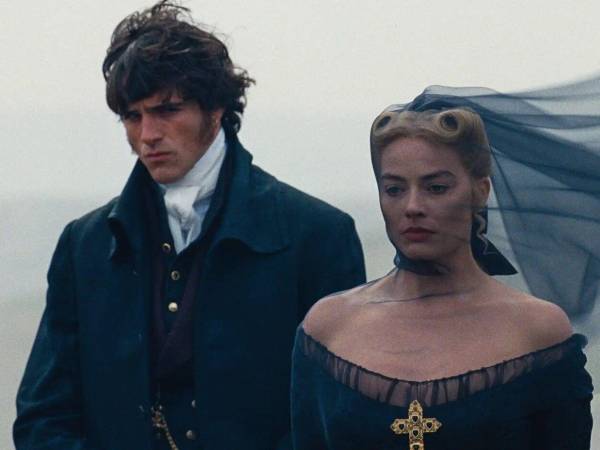 “Cumbres borrascosas” de Emerald Fennell está en el punto de mira. Toda duda sobre si es buena o no se disipará en su estreno la otra semana, cuando el público haga su propio juicio.