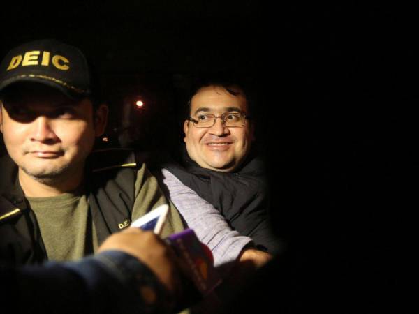 El exgobernador de Veracruz fue sentenciado en 2020 a nueve años de cárcel por los delitos de asociación delictuosa y lavado de dinero.