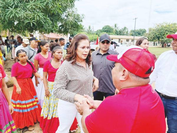 Rixi Moncada, de Libre, mientras llegaba a Gracias a Dios.