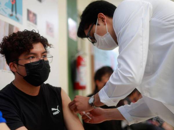 El Gobierno cuenta con vacunas suficientes para inmunizar a la población, afirmó la presidenta Sheinbaum.