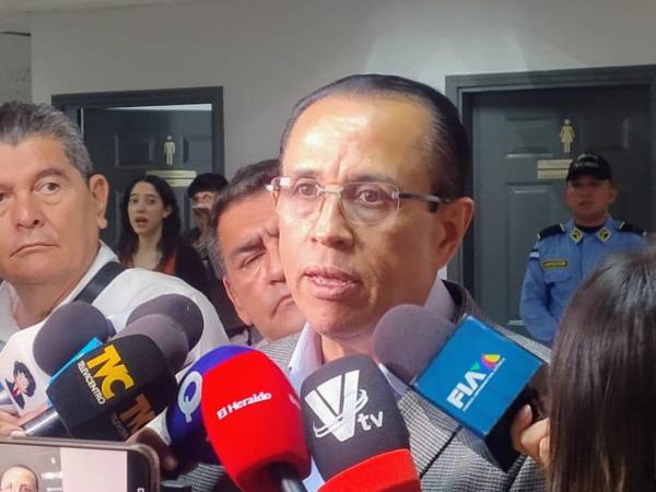 El periodista llegó hasta los tribunales capitalinos para la audiencia de declaración de imputado.