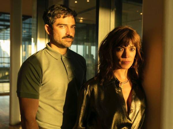 En este nuevo proyecto cinematográfico Alfonso Herrera interpreta a un abogado homosexual que inicia una relación con una actriz transexual.