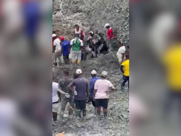 Los demás compañeros trabajan para tratar de encontrar a los demás.