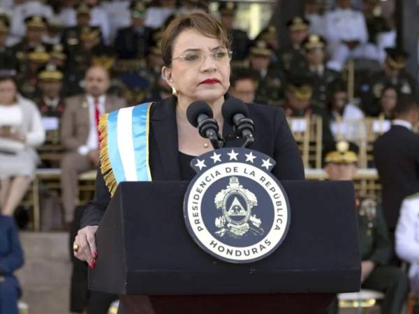 La crisis postelectoral en el país continúa, debido a que a tan solo pocos días de la toma de posesión programada para el 27 de enero, parece estar en el limbo, tras la aprobación de un decreto que ordena al Consejo Nacional Electoral (CNE) a realizar un nuevo recuento de votos. Cuáles son las razones por las que la presidenta Xiomara Castro sancionó tal disposición? A continuación los detalles.