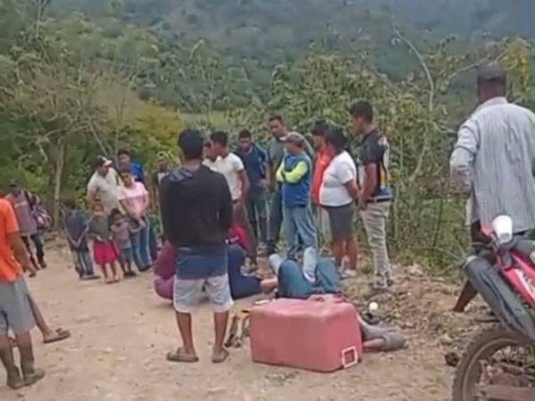 El accidente vial registrado este domingo -15 de febrero- en la comunidad de La Unión dejó una escena trágica tras el despiste de un vehículo.