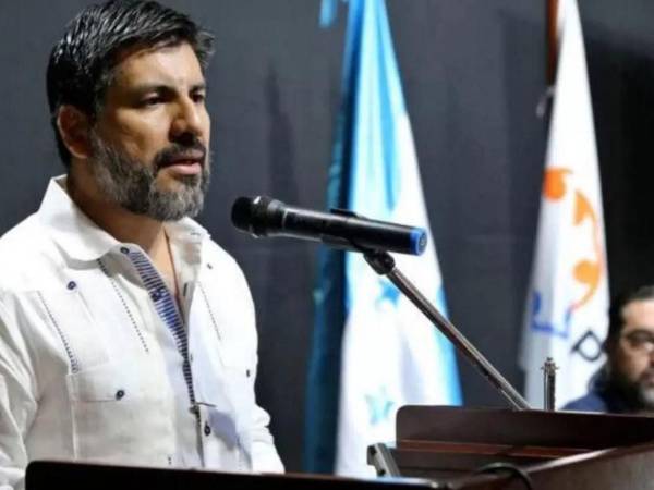 La llegada de los fiscales se produce en un contexto de presión social y demandas de mayor celeridad en procesos judiciales vinculados a corrupción y abuso de poder.