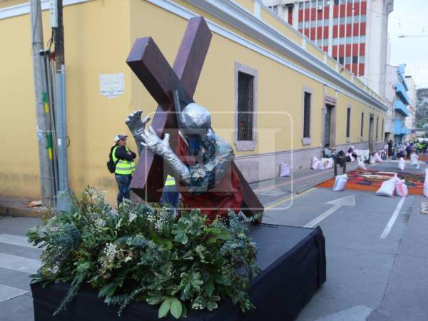 Los actos religiosos de la capital de Honduras se desarrollan a partir de este jueves; las alfombras ya embellecen la avenida Cervantes.