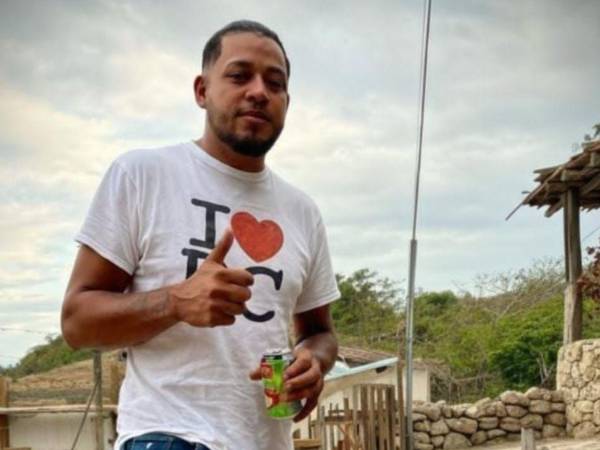 Cristian Gabriel Escoto Castañeda, falleció en el Hospital Escuela a causa de un disparo que le dañó órganos vitales. El cuerpo fue reclamado por los familiares y trasladado a su lugar de origen.