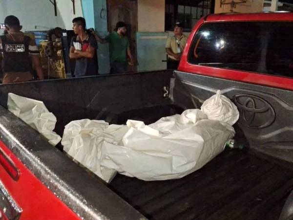 El cadáver del menor fue trasladado hasta la morgue de San Pedro Sula.