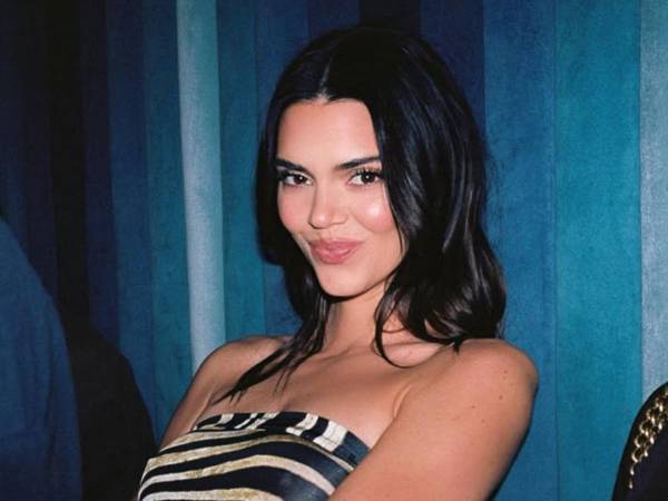 La modelo Kendall Jenner ha causado revuelo en las redes sociales luego de asegurar que, a diferencia de las demás integrantes del clan Kardashian-Jenner, ella nunca se ha realizado una cirugía plástica en su rostro.