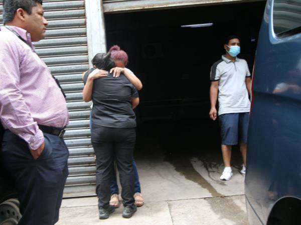 Familiares retiraron el cuerpo de Wilson Ramiro Gudiel Corrales, de la morgue del Ministerio Público (MP).