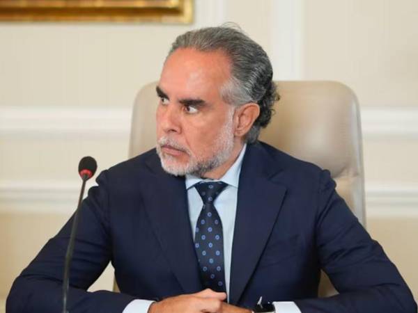 En sus mensajes, Benedetti también acusó a Lombana de estar obsesionada con él y de intentar incriminarlo en distintos delitos.