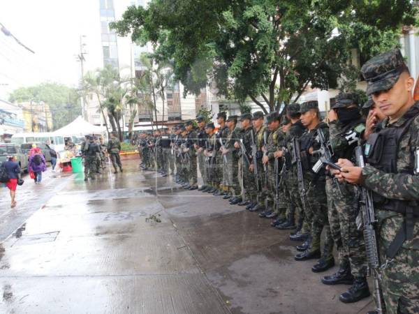 Desde la mañana de este martes 20 de enero, los militares resguardan el Congreso Nacional y sus alrededores.