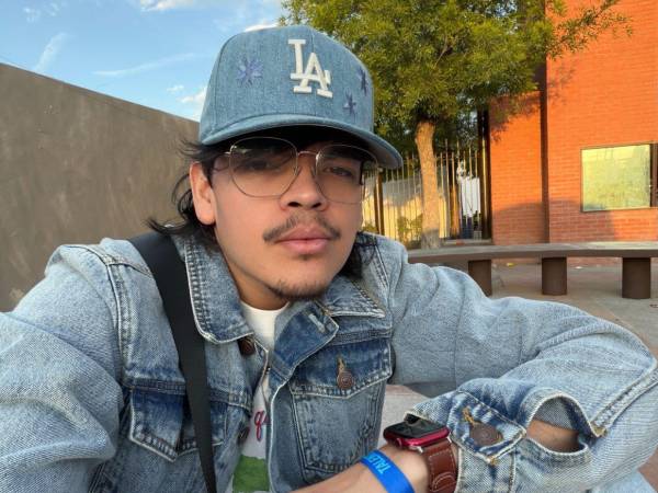 El streamer salvadoreño Carlos Mauricio Gómez, conocido como El Komanche, murió a los 30 años en Monterrey, México, según confirmó su representante, Byron Reyes, después de hablar con la familia.