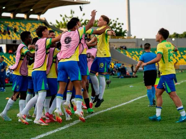 Brasil comienza con pie derecho el Mundial Sub-17 tras golear a Honduras.