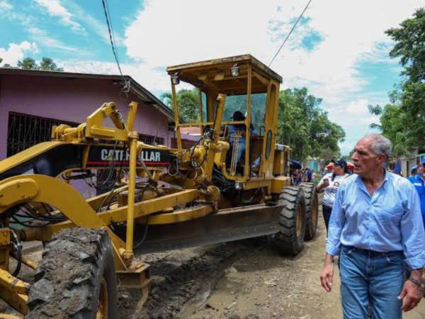 La maquinaria para las 298 alcaldías de Honduras se empezará a distribuir a finales del mes de mayo, según lo dio a conocer el presidente de la República, Nasry Asfura Zablah.