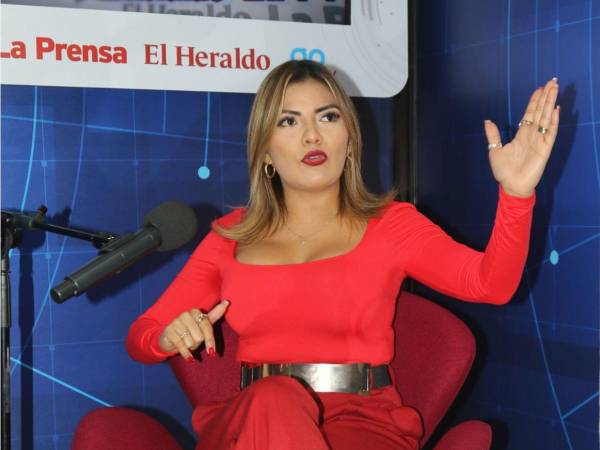 Saraí Espinal confesó que recibió ofertas para unirse a otros movimientos liberales y del Partido Nacional, pero decidió ser precandidata a diputada con el movimiento “Vamos Honduras” de Salvador Nasralla.