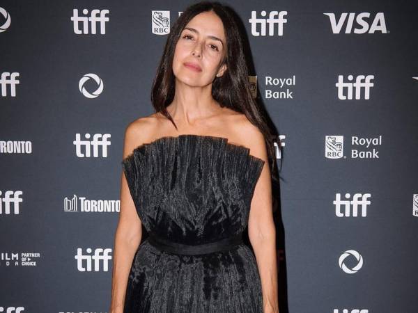 La Casa de México en España rinde homenaje a Cecilia Suárez, quien reflexiona sobre interpretación, comedia y la libertad artística.