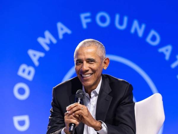 El expresidente de Estados Unidos Barack Obama felicitó a Machad por su ejemplo y defender la democracia estadounidense. Felicidades a la nueva Premio Nobel de la Paz, María Corina Machado, por su valiente lucha para instaurar la democracia en Venezuela. Debería inspirar a quienes luchan en forma similar en todo el mundo y recordarnos a quienes tenemos la suerte de vivir en Estados Unidos que tenemos la solemne responsabilidad de preservar y defender constantemente nuestras tradiciones democráticas, ganadas con tanto esfuerzo, declaró.