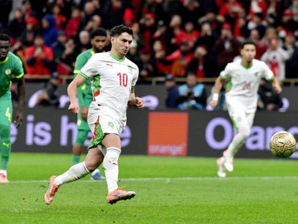 El momento en que Brahim falla su penal ante Senegal.