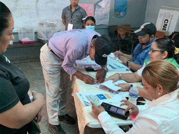 El órgano electoral afina la capacitación de los equipos que participarán en la integración de las Juntas Receptoras de Votos a nivel nacional.