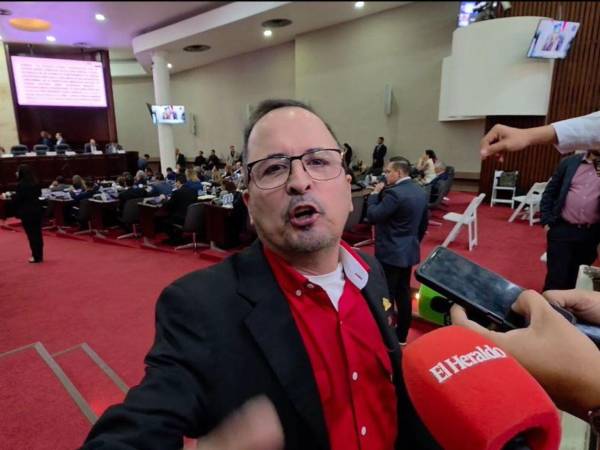 Sergio Castellanos, diputado de Libre, se hizo una prueba de antidoping.