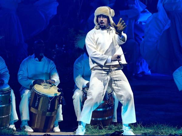 El cantante puertorriqueño Bad Bunny durante su show el viernes 11 de julio, en el Coliseo de Puerto Rico en San Juan.