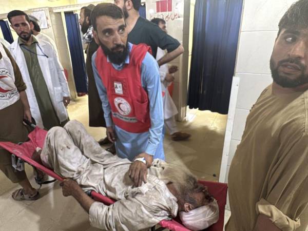 Las autoridades de Afganistán confirmaron que hasta la mañana de este lunes 1 de septiembre sumaban 800 muertos y 2500 personas heridas. Aquí las imágenes.