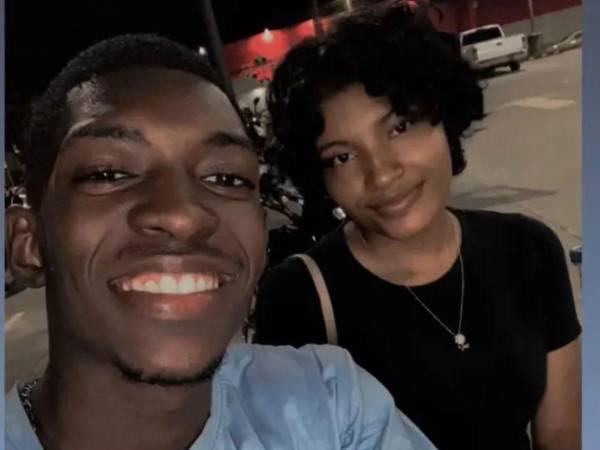 El creador de contenido conocido como “Dembelé hondureño” se pronunció por primera vez sobre la muerte de su pareja, Briana Ninell Centeno, en un video difundido en sus redes sociales, donde expresó su duelo y respondió a los señalamientos surgidos tras el fallecimiento.