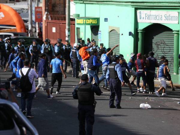 Como parte de las acciones inmediatas, la Secretaría de Seguridad ordenó la conformación de un equipo técnico especializado para llevar a cabo las investigaciones correspondientes.