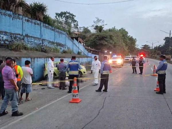 La madrugada de este sábado 13 de junio dejó una nueva tragedia vial en el norte del país, luego de un fuerte accidente en el sector de La Campana, en la carretera que conecta Puerto Cortés con San Pedro Sula.