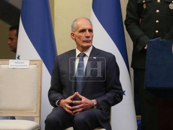 Nasry Asfura llegó a la toma de posesión de Juan Diego Zelaya este 25 de enero.