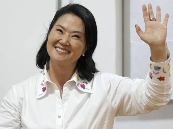 Keiko Fujimori se convirtió en la presidenta electa de Perú tras vencer a Roberto Sánchez en la votación más ajustada de la historia del país.