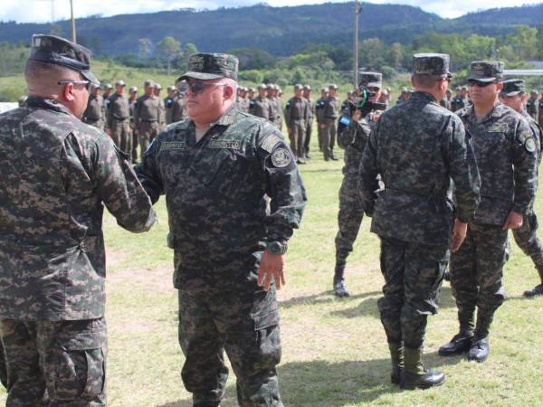 En Támara entregó el mando el coronel de ingeniería karlthers Dermenegier Medina Rosales y lo recibió el coronel de infantería Juan Carlos Osorto Castillo.