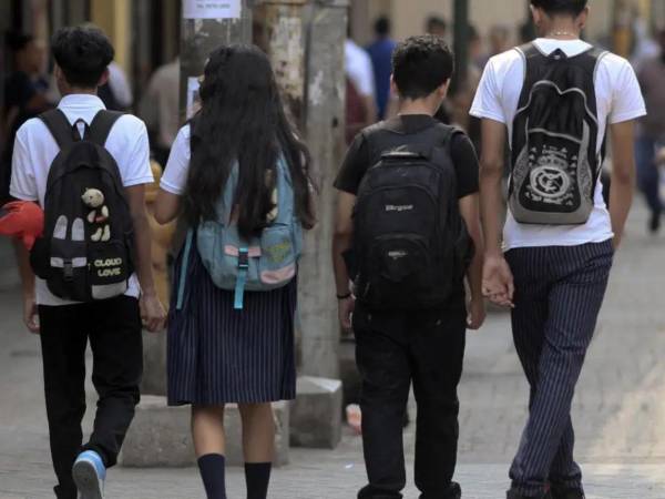 Según el informe del INE, un total de 916,639 jóvenes de 12 a 30 años solo estudia.