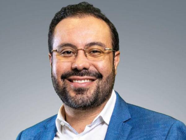 Gerardo J. Guillén, abogado y notario, especialista en propiedad intelectual / MBA INCAE y director ejecutivo de la Asociación de Productores de Azúcar de Honduras (APAH).