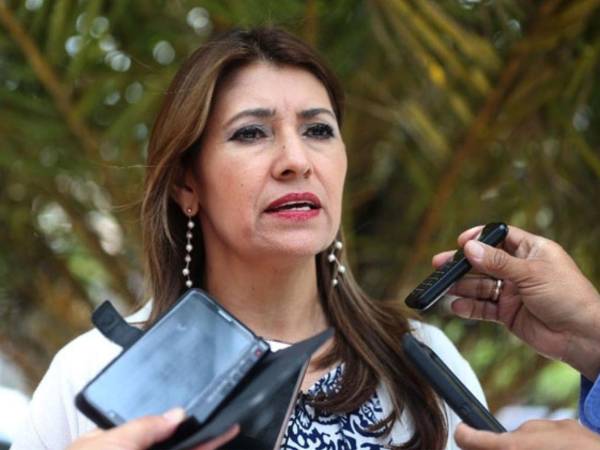 Alba Consuelo Flores fue secretaria de Estado en el Despacho de Salud desde 2018 hasta enero de 2022, durante la administración del expresidente Juan Orlando Hernández. Aquí los detalles de cómo pasó de ser ministra a imputada.