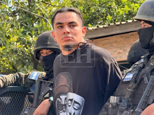 Bajo una fuerte presencia militar amaneció la colonia Gracias a Dios, en el sector de La Planeta, en San Pedro Sula, donde las autoridades realizaron un operativo. Aquí las imágenes y lo que se sabe de la captura.