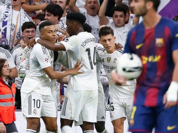 Mbappé y Bellingham le dieron el triunfo al Real Madrid ante Barcelona.