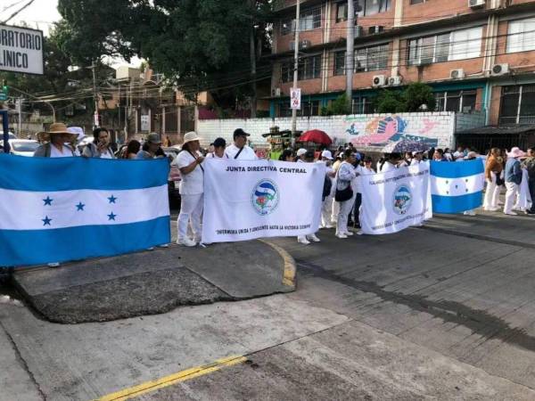 La Asociación Nacional de Enfermeras y Enfermeros Auxiliares de Honduras (ANEEAH) regresara a las asambleas si no tienen respuesta de la Sesal.