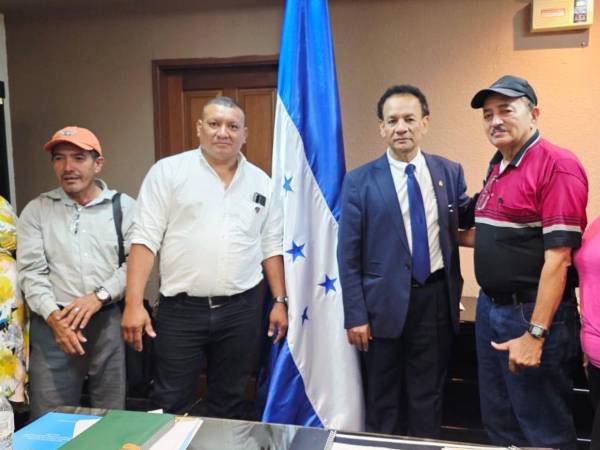 Autoridades del Instituto Nacional Agrario (INA) y la OABI se reunieron con representantes de grupos campesinos de la zona sur de Honduras.