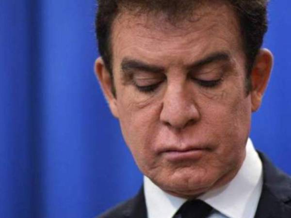 Salvador Nasralla, candidato presidencial del Partido Liberal, salió a declarar que con que le cuenten 4,400 actas, y en caso de perder, reconocerá a “Papi a la Orden” como presidente.