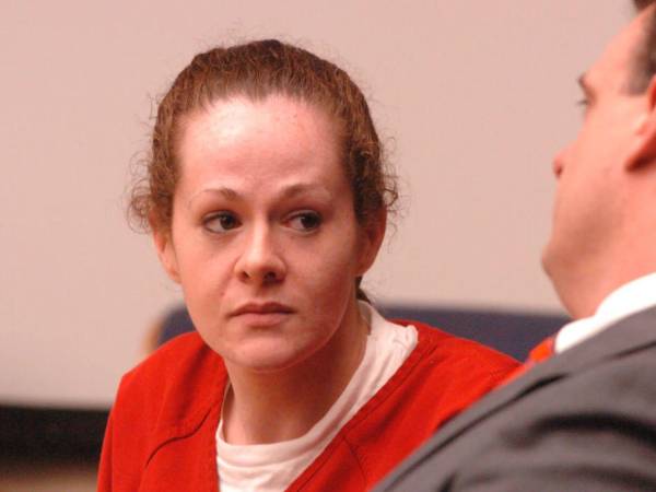 Christa Pike fue sentenciada a pena de muerte y será ejecutada en septiembre de 2026. Su asesinato perpetrado contra su compañera de secundaria es conocido, pero no fue el único delito que cometió. Conozca su historial criminal a continuación.