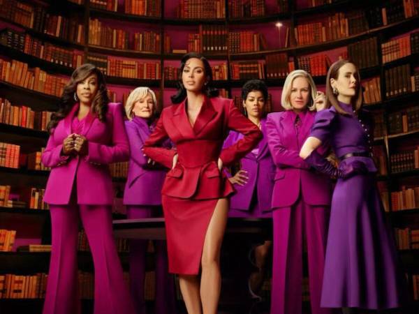 Con calificaciones de cero estrellas, la producción de Ryan Murphy que rehúne en su elenco a Kim Kardashian, Glenn Close, Sarah Paulson, Naomi Watts y Niecy Nash-Betts, no ha logrado convencer tras su estreno.